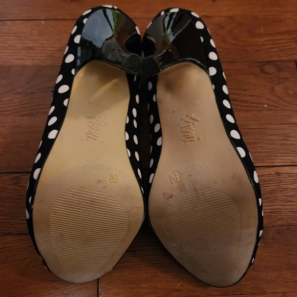 Fioni Open Toe Black & White Pumps Size 8.5M - Picture 2 of 2